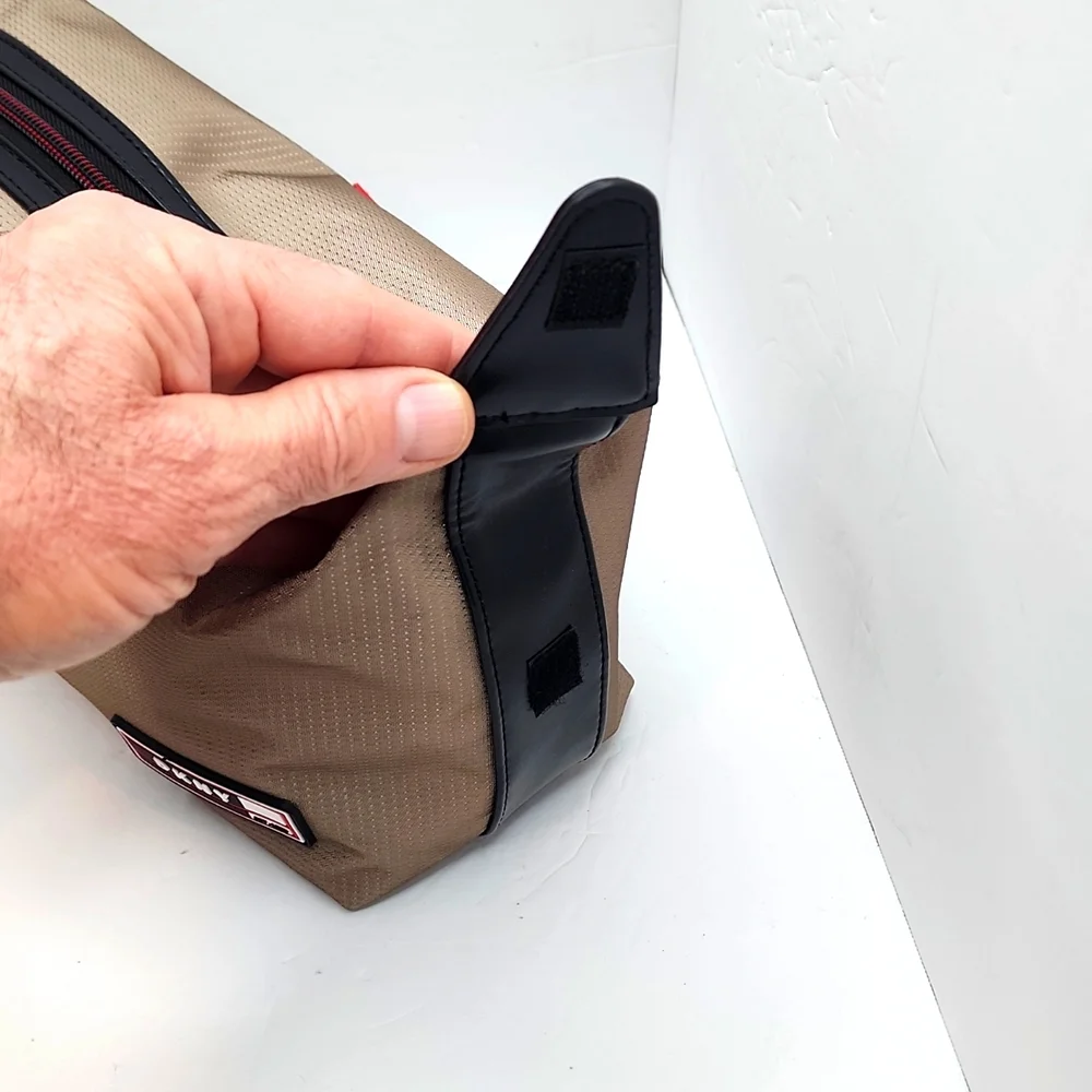 DKNY TOILETRY TRAVEL BAG